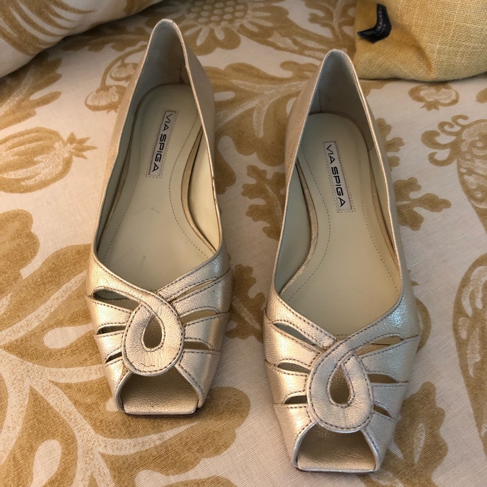 NWOT Via Spiga Open Toe Flat